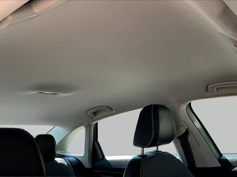 Used 2025 Volkswagen Jetta SE FWD image 28