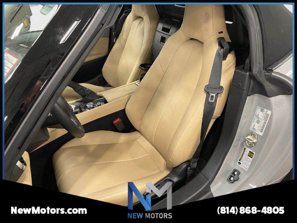 Used 2024 MAZDA MX-5 Miata Grand Touring w/ Appearance Package RWD image 13