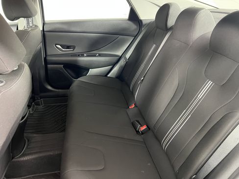 Used 2022 Hyundai Elantra SEL w/ Convenience Package image 17