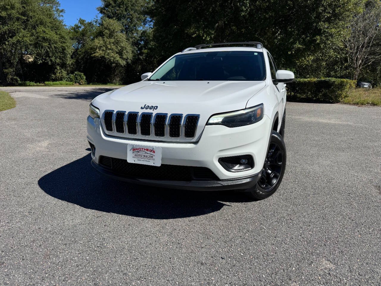 Used 2019 Jeep Cherokee Latitude Plus w/ Cold Weather Group AWD/4WD image 28