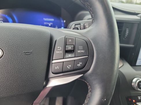 Used 2020 Ford Explorer Platinum w/ Premium Technology Package image 26