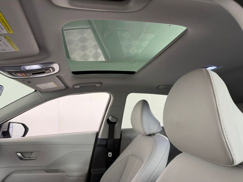 Used 2024 Hyundai Kona Limited image 26