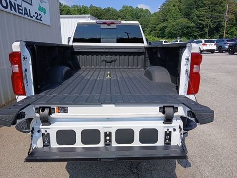 Used 2025 Chevrolet Silverado 3500 High Country w/ Technology Package AWD/4WD image 11