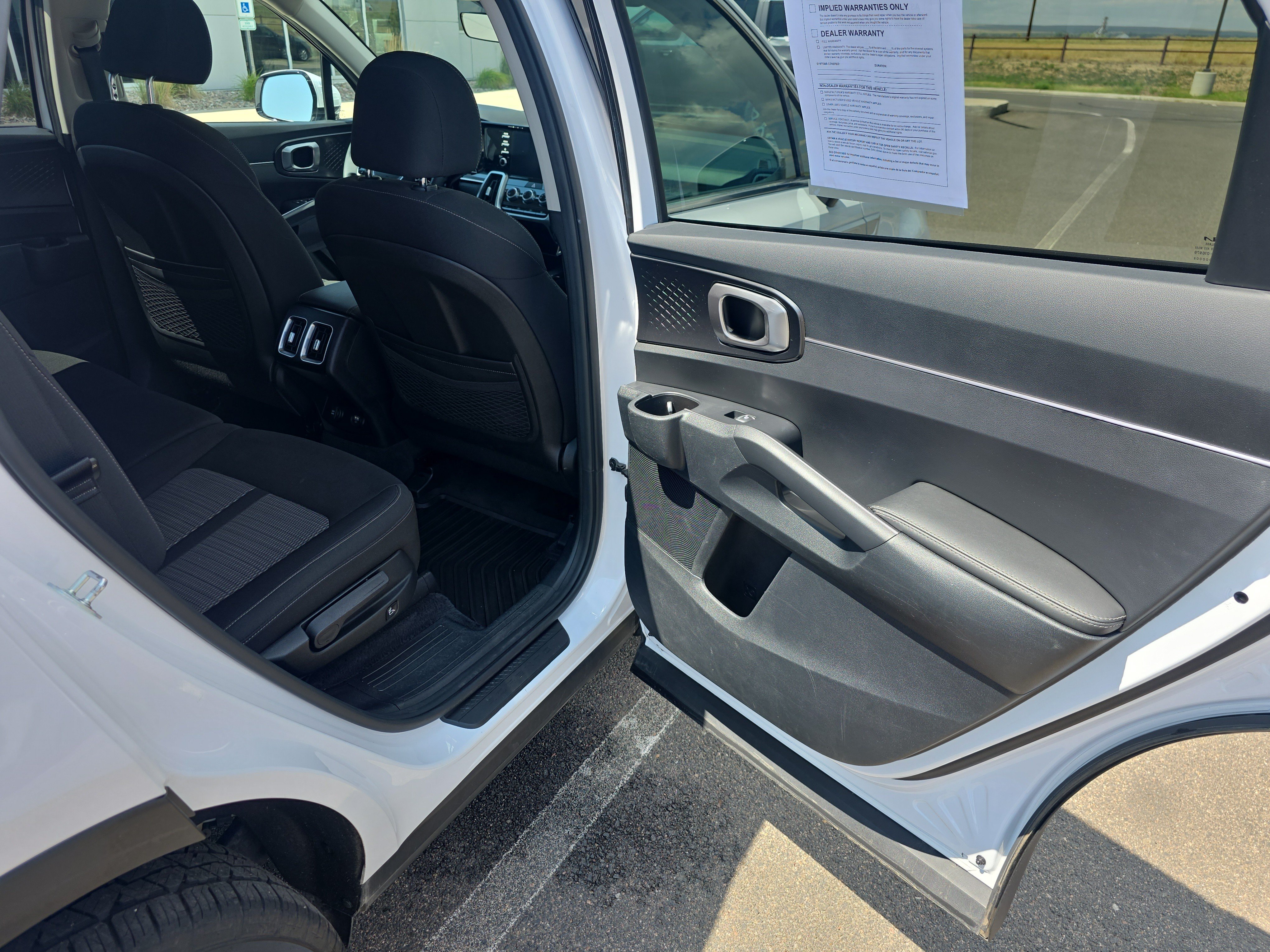 Used 2022 Kia Sorento LX AWD/4WD image 19