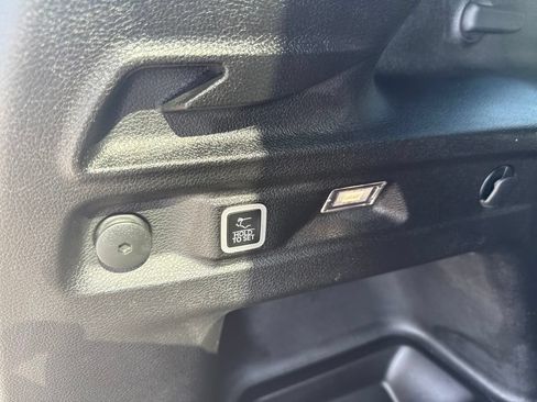 Used 2023 Jeep Grand Cherokee L Laredo AWD/4WD image 14