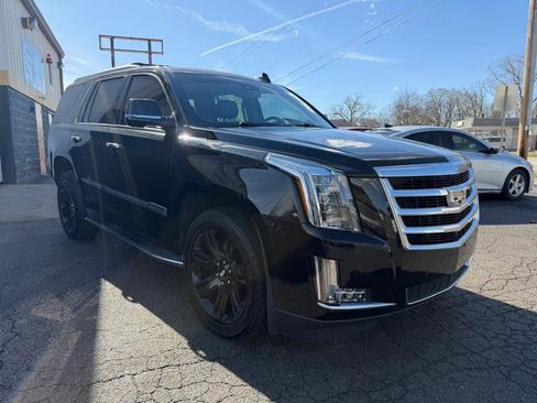 Used 2016 Cadillac Escalade Luxury image 7