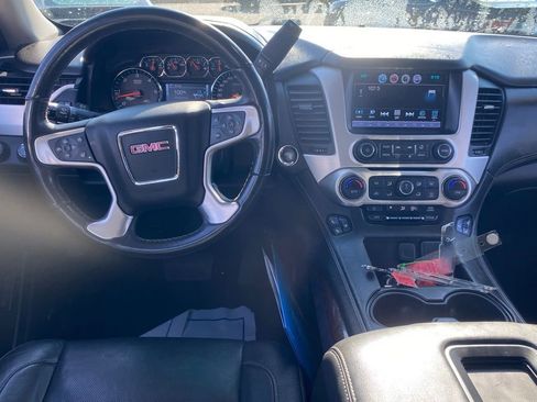 Used 2020 GMC Yukon XL SLT AWD/4WD image 10