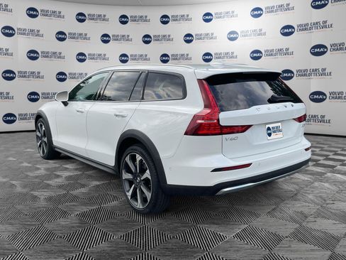 Certified 2024 Volvo V60 B5 Cross Country Plus AWD/4WD image 3