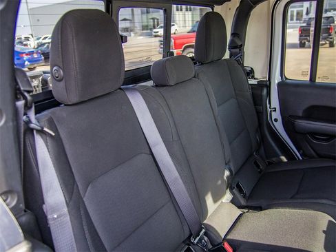 Used 2023 Jeep Gladiator Overland image 24