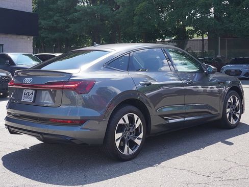 Used 2022 Audi e-tron Premium w/ Convenience Plus Package AWD/4WD image 10