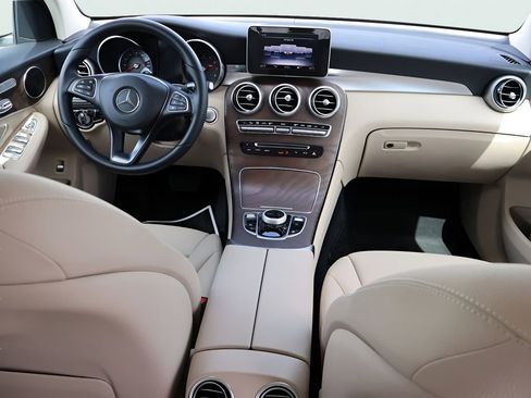 Used 2019 Mercedes-Benz GLC 300 4MATIC image 13