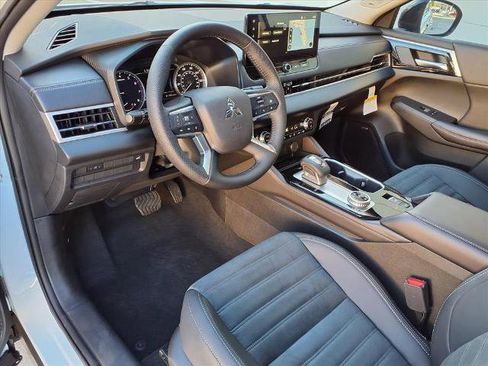 New 2025 Mitsubishi Outlander AWD image 15