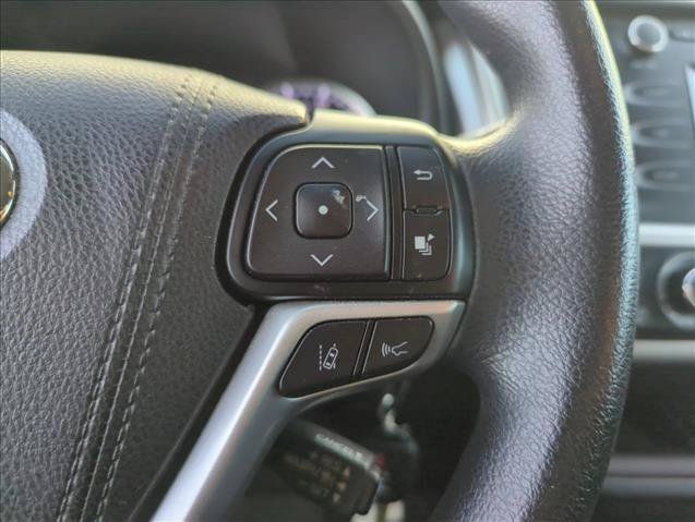 Used 2017 Toyota Highlander LE AWD/4WD image 15