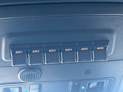 New 2025 Ford Bronco Badlands image 6