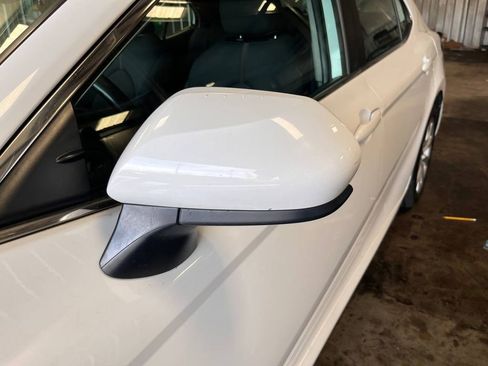 Used 2020 Toyota Camry LE FWD image 38