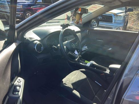 Used 2021 Nissan Kicks SV image 6