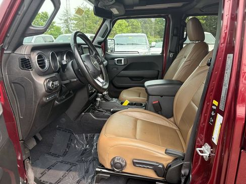 Used 2022 Jeep Wrangler Unlimited Sahara w/ Cold Weather Group AWD/4WD image 12
