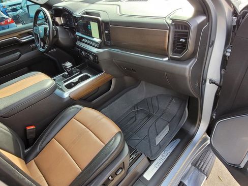Used 2024 Chevrolet Silverado 1500 High Country w/ High Country Premium Package image 11