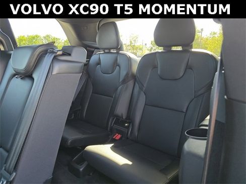 Used 2020 Volvo XC90 T5 Momentum image 18