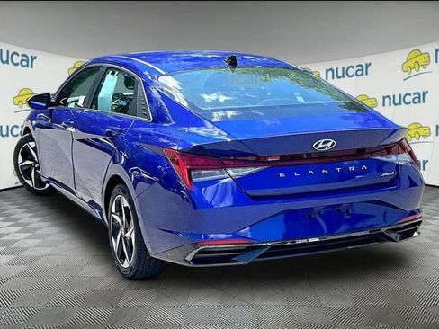 Used 2021 Hyundai Elantra Limited FWD image 2