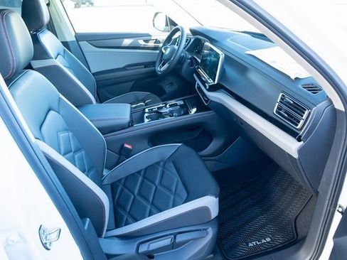 New 2026 Volkswagen Atlas Peak Edition image 41