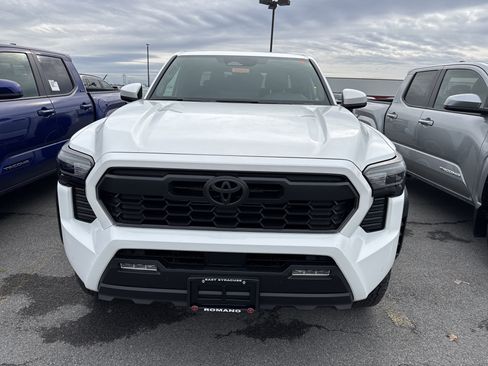 New 2025 Toyota Tacoma TRD Off-Road image 3