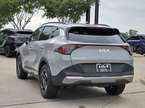 New 2026 Kia Sportage EX w/ EX Panorama Roof Package AWD/4WD image 3