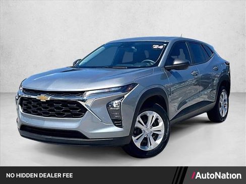 Used 2024 Chevrolet Trax LS FWD image 1