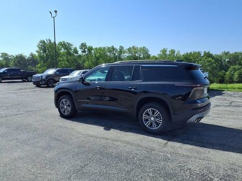 Used 2025 Chevrolet Traverse LT AWD/4WD image 37