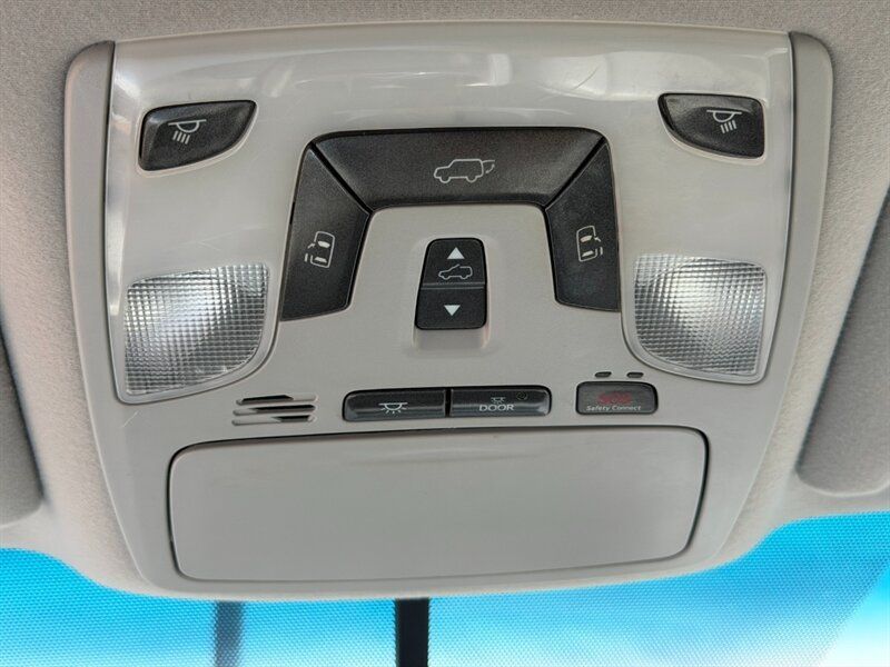 Used 2014 Toyota Sienna XLE w/ XLE Premium Package FWD image 28