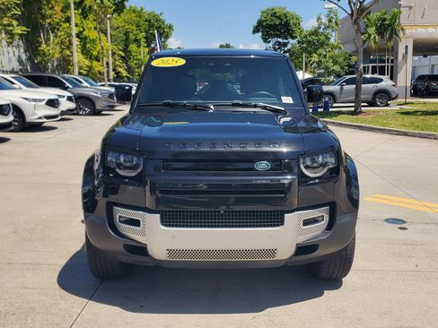 Used 2025 Land Rover Defender 110 S AWD/4WD image 2