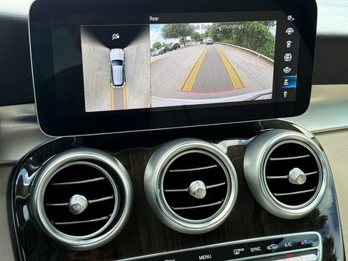 Used 2021 Mercedes-Benz GLC 300 4MATIC image 26