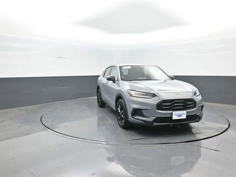 Used 2024 Honda HR-V Sport image 2