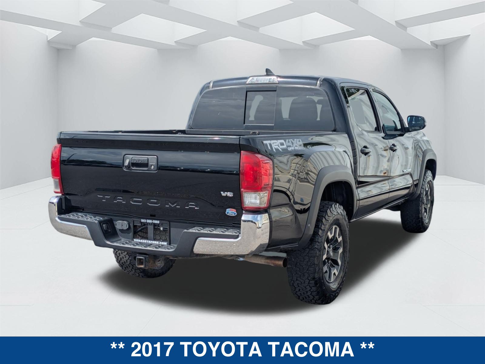 Used 2017 Toyota Tacoma TRD Off-Road w/ Tow Package (A/T) AWD/4WD image 5