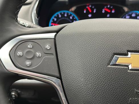 Used 2023 Chevrolet Traverse LT AWD/4WD image 17