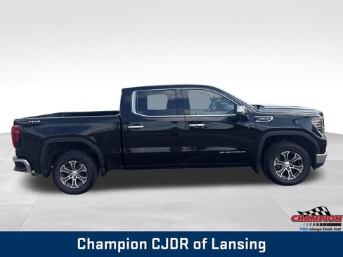 Used 2025 GMC Sierra 1500 SLT AWD/4WD image 8