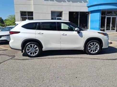 Used 2020 Toyota Highlander Limited image 5