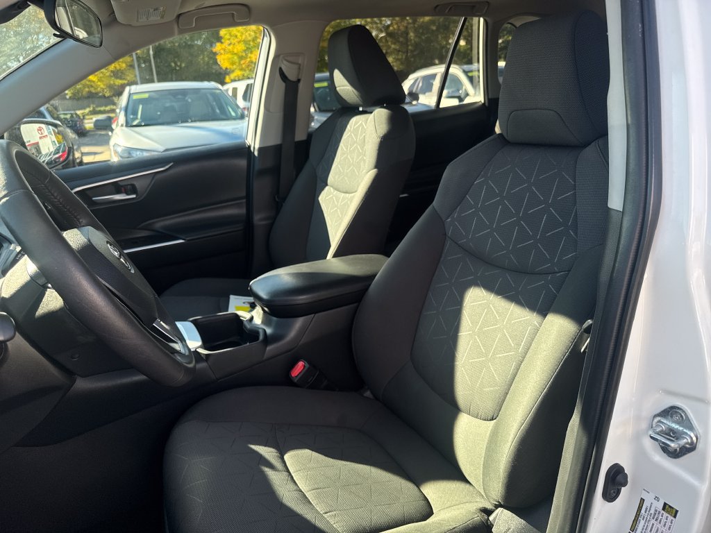 Used 2024 Toyota RAV4 XLE w/ Convenience Package AWD/4WD image 16