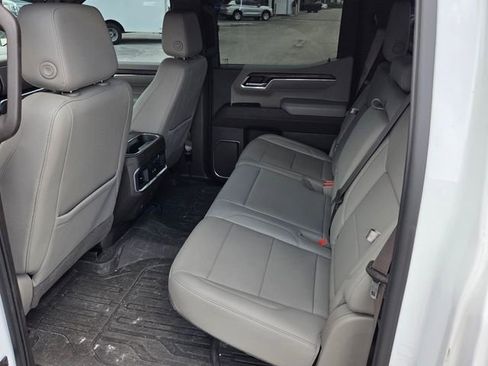 Used 2022 GMC Sierra 1500 SLT w/ SLT Premium Plus Package AWD/4WD image 5