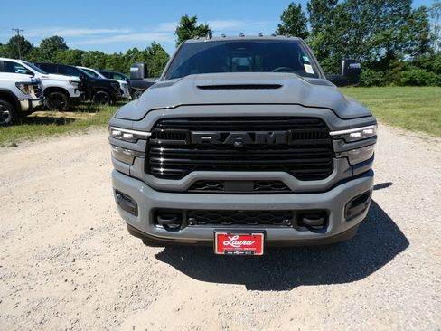 New 2026 RAM 2500 Laramie w/ Night Edition AWD/4WD image 9