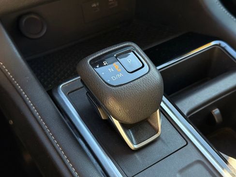 Used 2025 Nissan Pathfinder SV image 35