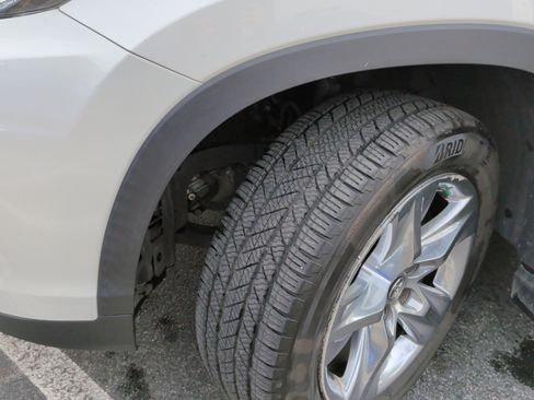 Used 2019 Toyota Highlander Limited image 13