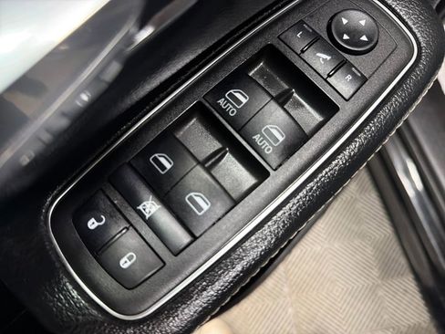 Used 2024 RAM 1500 Laramie image 17