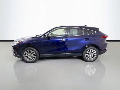 Used 2021 Toyota Venza XLE w/ Softex Package AWD/4WD image 4
