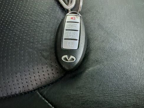 Used 2013 INFINITI QX56 2WD image 40