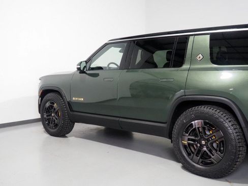 Used 2024 Rivian R1S Adventure AWD/4WD image 69