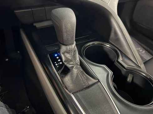 Used 2018 Toyota Camry LE FWD image 28