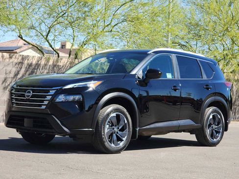Used 2024 Nissan Rogue SV w/ SV Premium Package FWD image 5