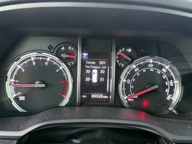 Used 2022 Toyota 4Runner TRD Off-Road Premium AWD/4WD image 19