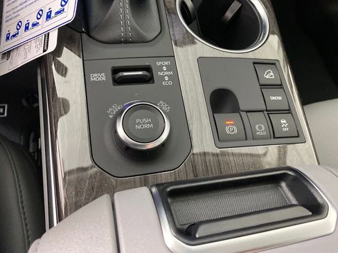 New 2026 Toyota Highlander Platinum image 24